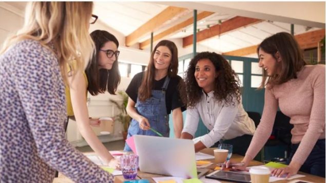 Tres razones por las cuales tener más mujeres en una empresa es lo más inteligente